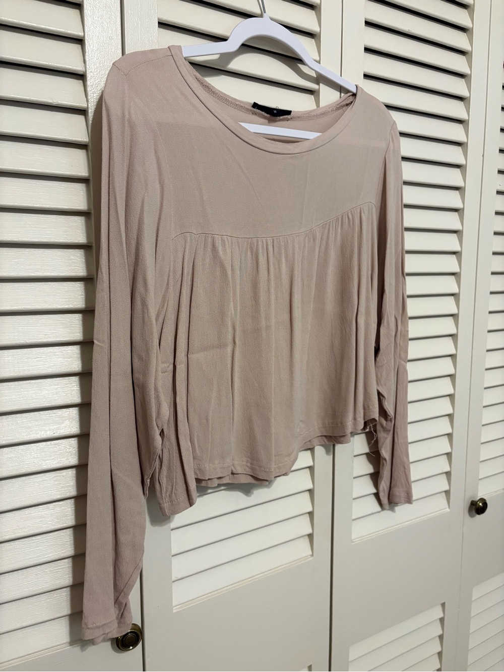 Olivaceous Soft Taupe Long-Sleeve Peasant Top